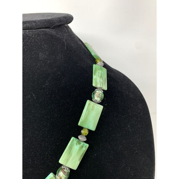 Handmade Artisan Beaded Pendant Necklace Green Silver Tone Metal - Picture 2 of 5